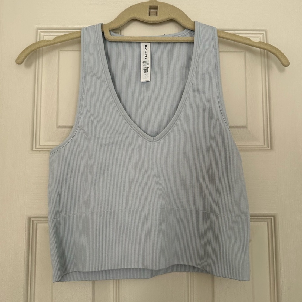 Athleta light blue cropped V-neck tank